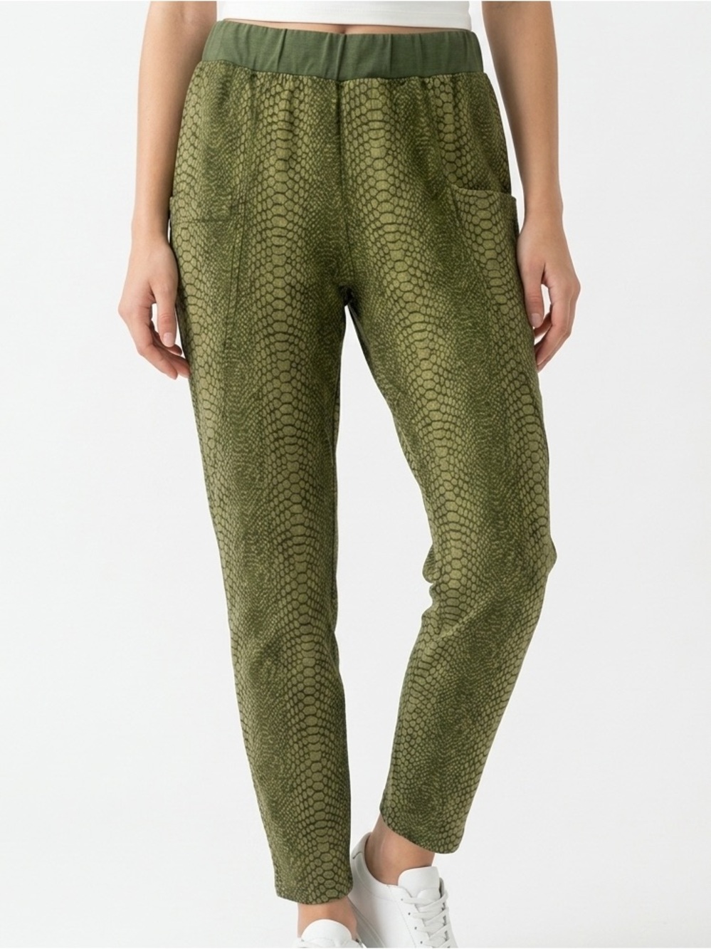 |•XCVI•| Green Snakeskin Print Pants Side Pockets Size Medium